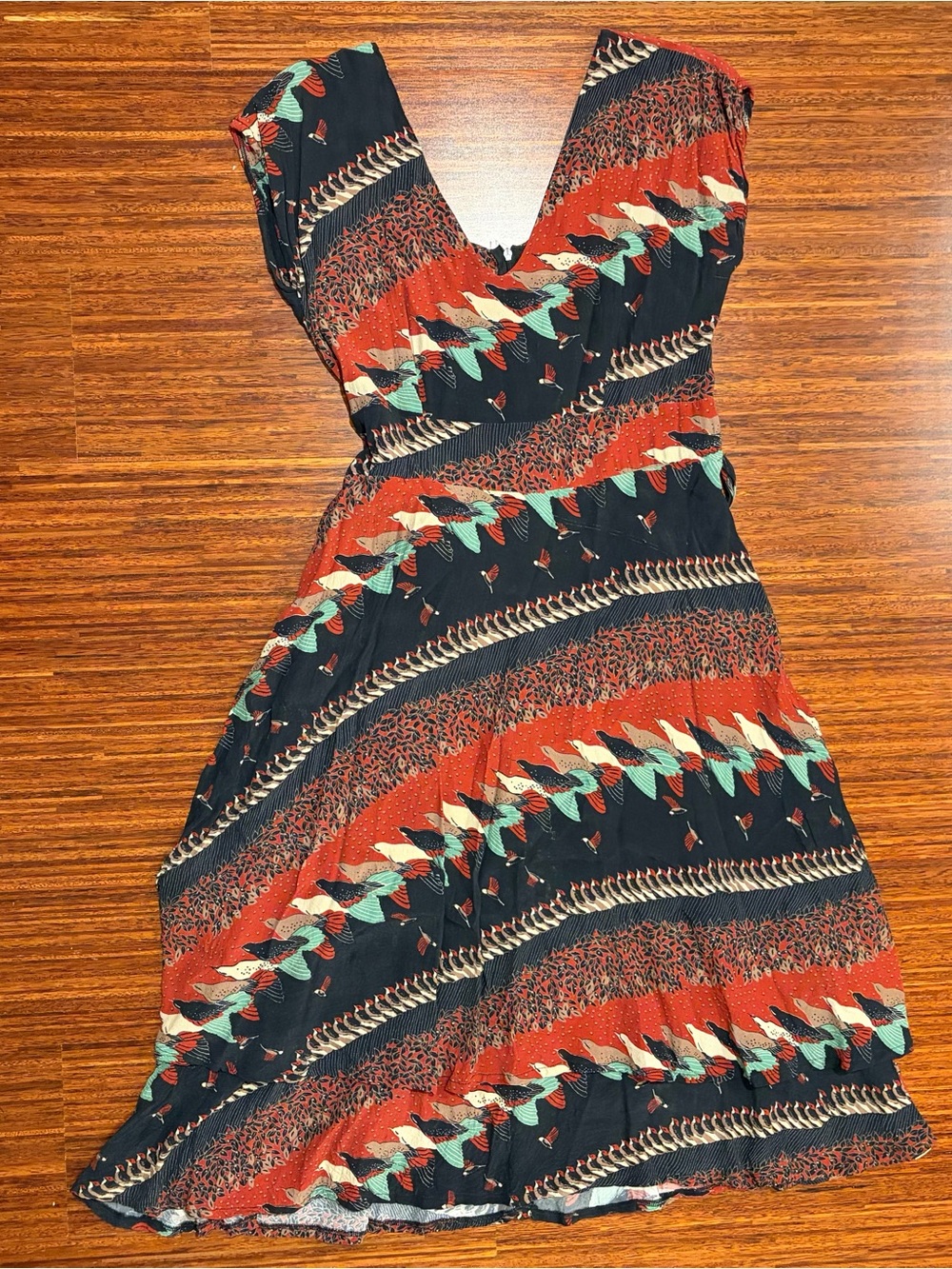 Marushka Construction Screen Print V-Neck Belted Midi Dress Large artistic EUC